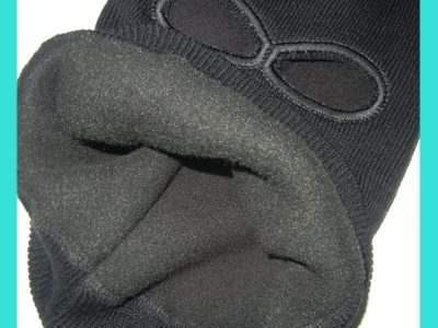 Балаклава вязанная на флисе с прорезью для глаз и рта черная, М-10